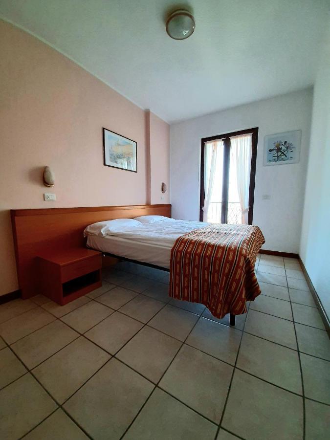 Appartamenti Elisabeth Brenzone sul Garda Exterior foto